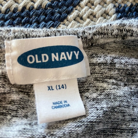 Old navy long sleeve tee - Picture 3 of 3